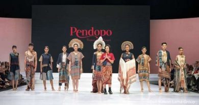 Pendopo Luncurkan Kreasi Kombinasi Tenun Ikat Sikka di Indonesia Fashion Week 2023