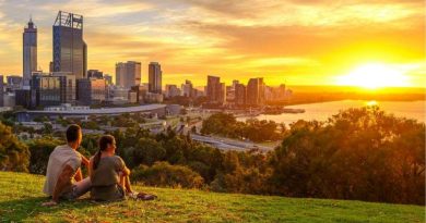 Menikmati Senja Musim Panas di Perth