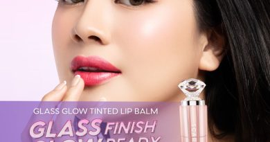 Scarlett Glass Glow Tint Lip Balm: Lip Care 3-in-1 dengan Warna Cerah Alami