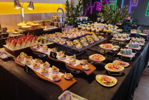 Aloft Jakarta Gelar Pesta Tahun Baru 2026 Bertema Dive Into Vibrancy