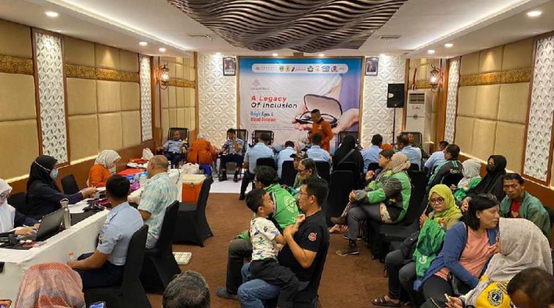 Grand Inna Tunjungan Rayakan Inklusi Lewat Aksi Kacamata Gratis dan Donor Darah