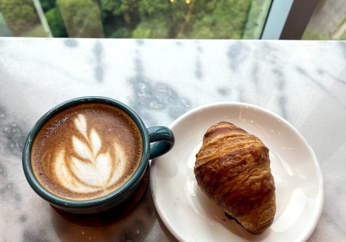 Spot Ngopi di Lantai 26 dengan Pemandangan Kota