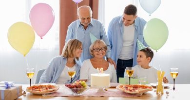 Rayakan Ultah Orang Tua Anti Ribet Mulai Rp200 Ribu