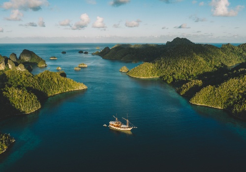 Wisata Pinisi Eksklusif Susuri Jalur Rempah Nusantara