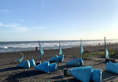 Menikmati Sunset Pantai Glagah Sambil Kuliner di Memory Senja