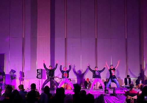 Melodi Cinta Hidupkan Nostalgia 80-an dalam Format Broadway